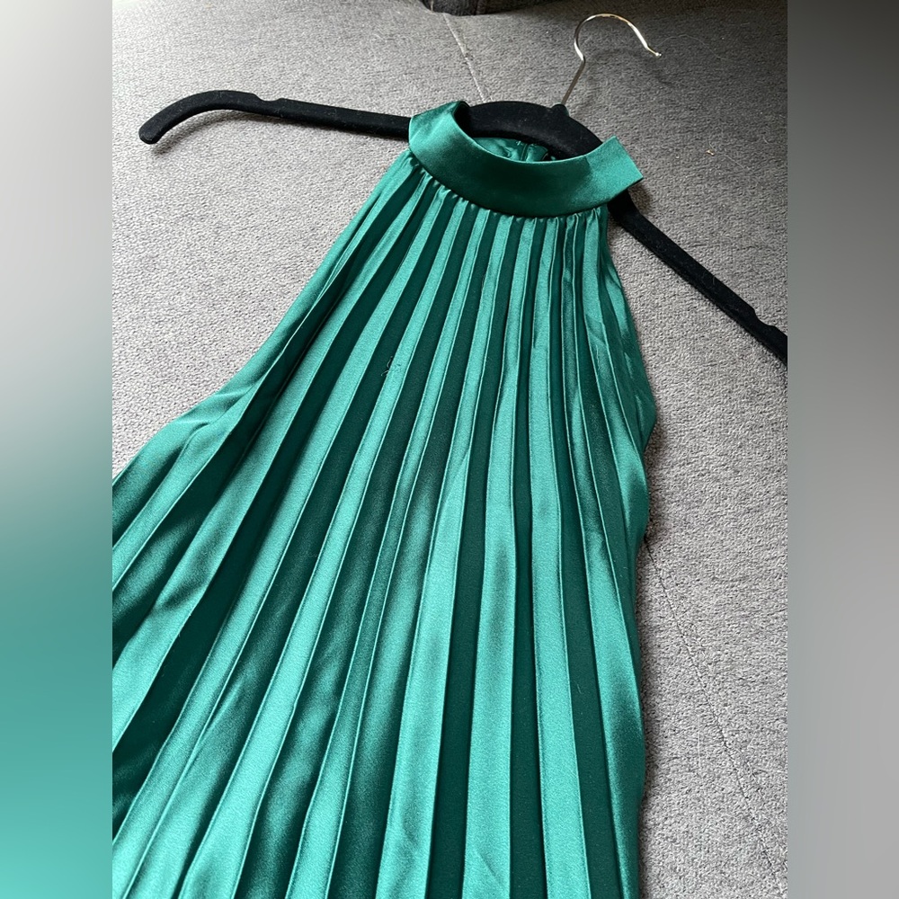 Abercrombie & Fitch Green Pleated Backless Trapeze Mini Dress - Picture 5 of 6